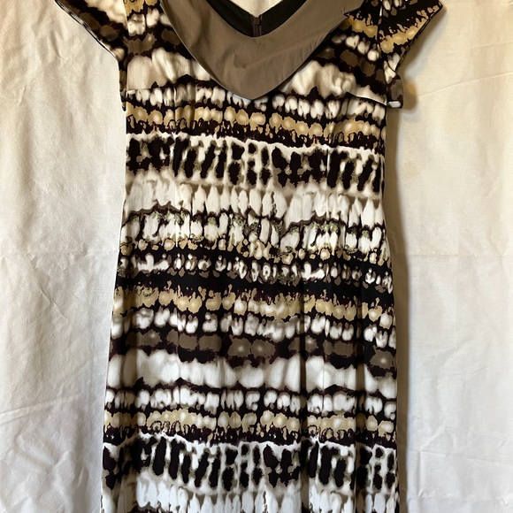 Dress - Picture 3 of 4